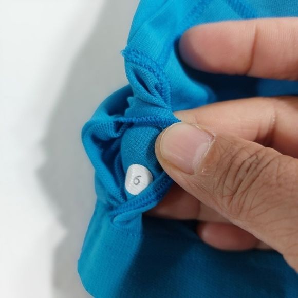 Lululemon Athletica Aqua Mint Colorblock  Crisscross Back Tank Top Size 6 - Picture 9 of 9